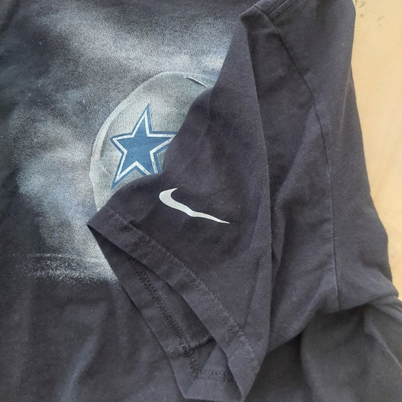 Nike Cowboys T Shirt MEN XL Dri Fit NFL FOOTBALL TEE.   (A) - Picture 3 of 5